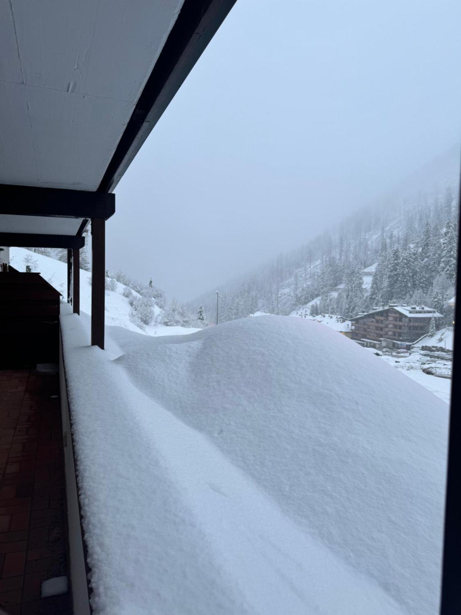 Ski Lodge Pampeago Tesero Exteriör bild
